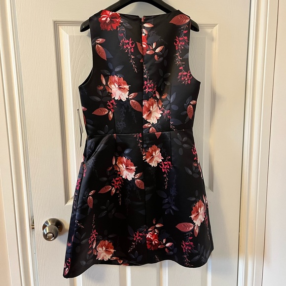NWT floral fit & flare dress - Picture 7 of 12